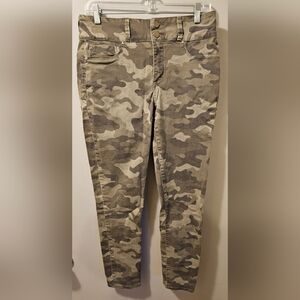 Seven 7 Women's High Rise Skinny Curvy Camo Jeans‎ Women's Size 10